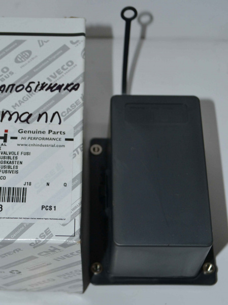 Блок запобіжників двиг., MX310 (с/н після Z7RZ01521)