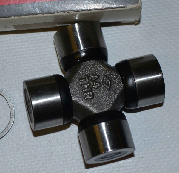 U-JOINT SPIDER